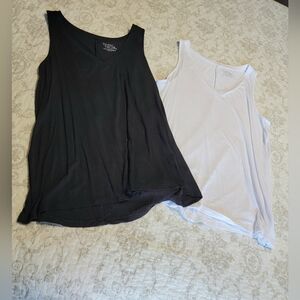 Time and True Women's Black and White Tops Bundle Size Medium